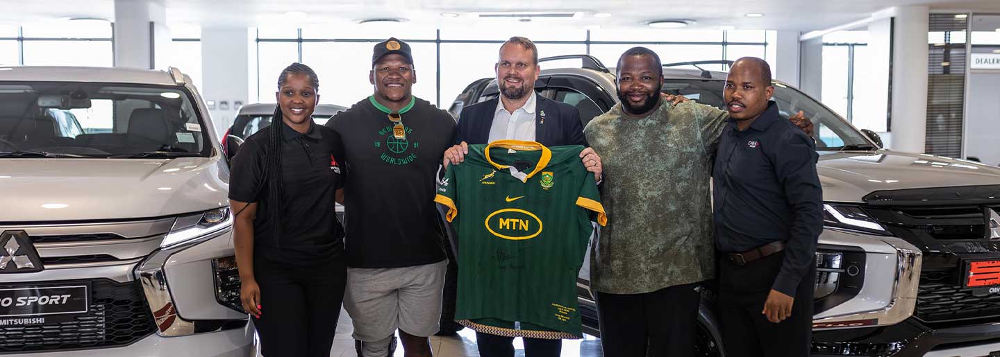 Sporting icon Bongi Mbonambi hooks up with the legendary Mitsubishi Pajero Sport video-banner