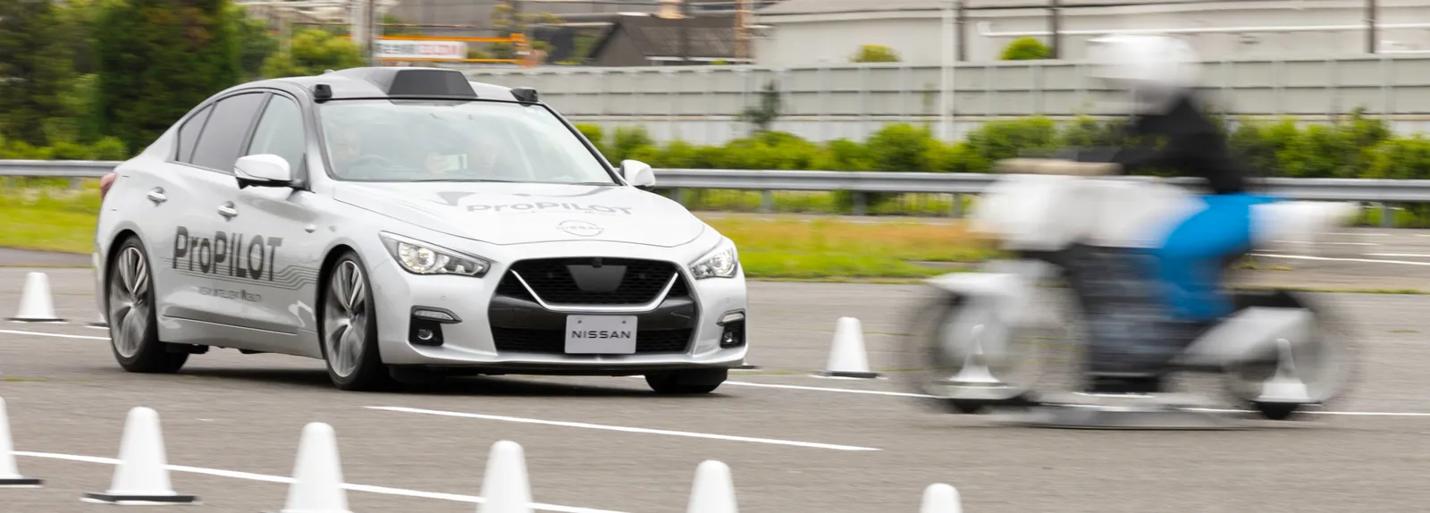 Nissan announces rollout of ProPILOT technology video-banner
