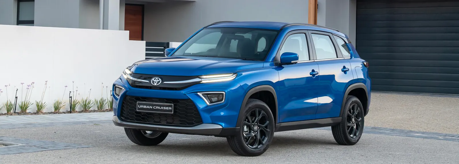 THE ALL-NEW TOYOTA URBAN CRUISER GETS BIGGER AND BETTER video-banner